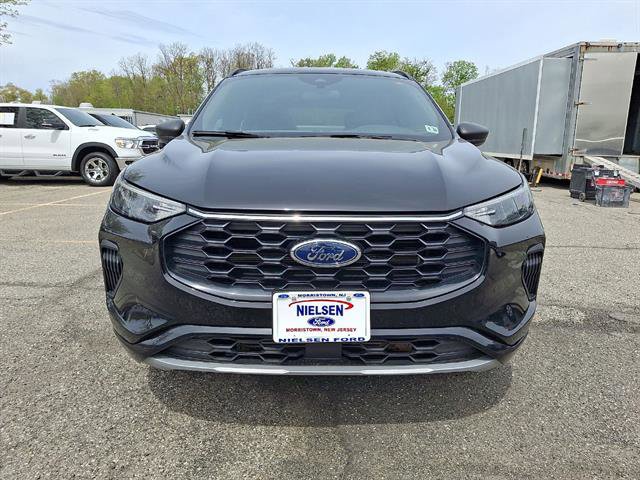 Certified 2023 Ford Escape ST-Line w/ Tech Pack #1 AWD/4WD image 3