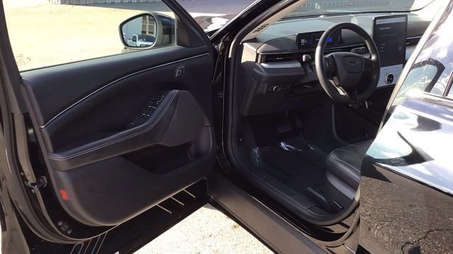 Certified 2022 Ford Mustang Mach-E Select w/ Comfort/Technology Package image 17