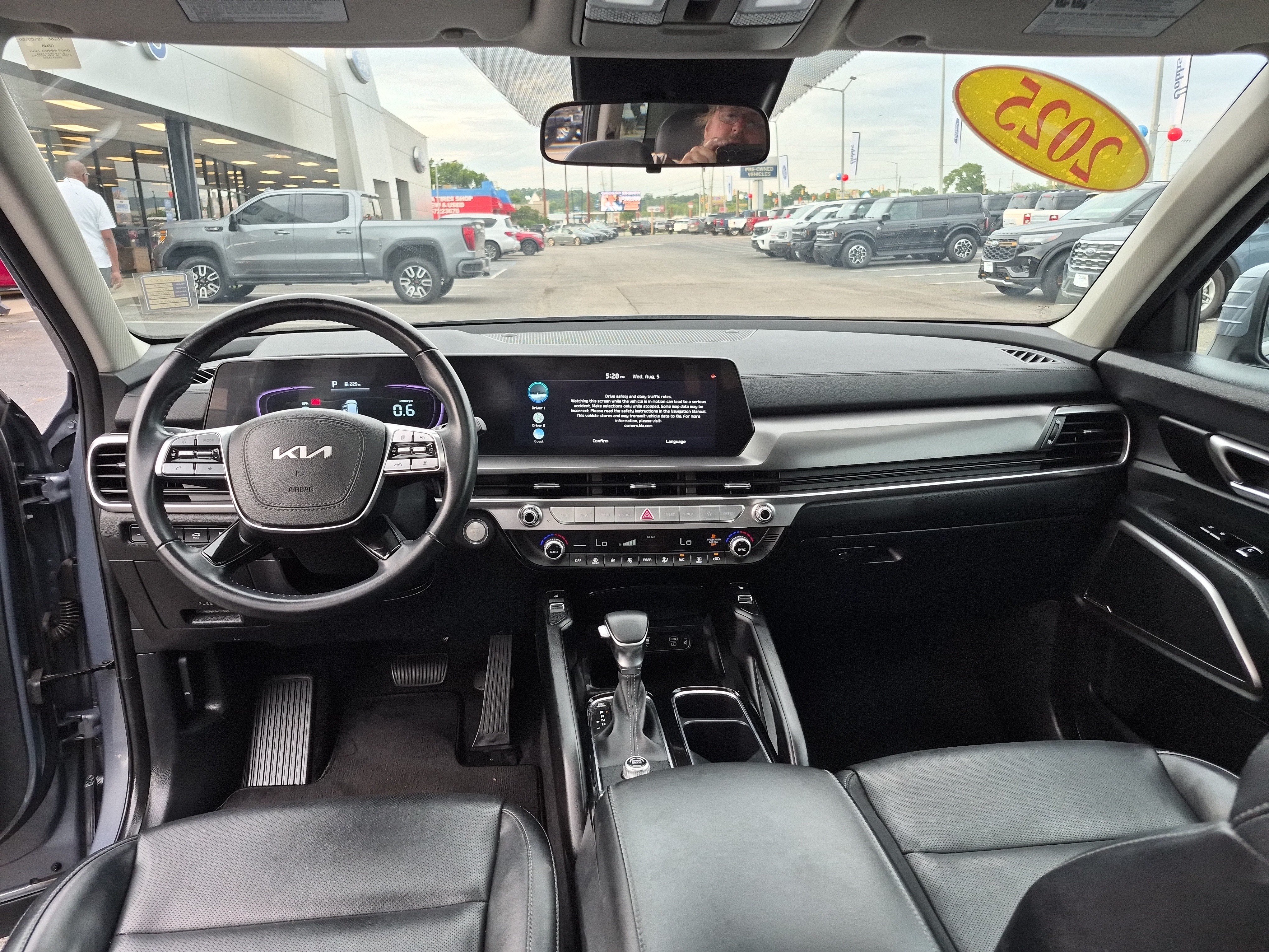 Used 2025 Kia Telluride S FWD image 19