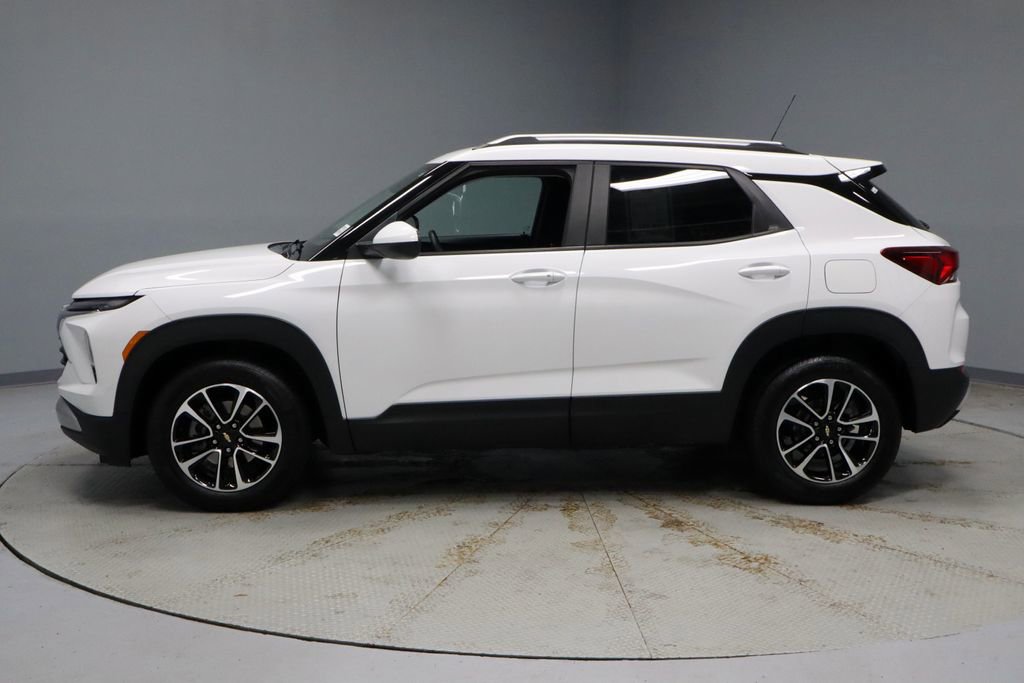 Used 2024 Chevrolet TrailBlazer LT w/ LT Cold Weather Package FWD image 8