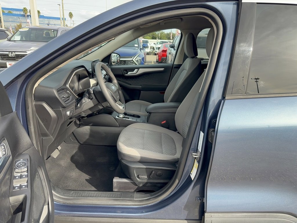 Certified 2020 Ford Escape SE image 12