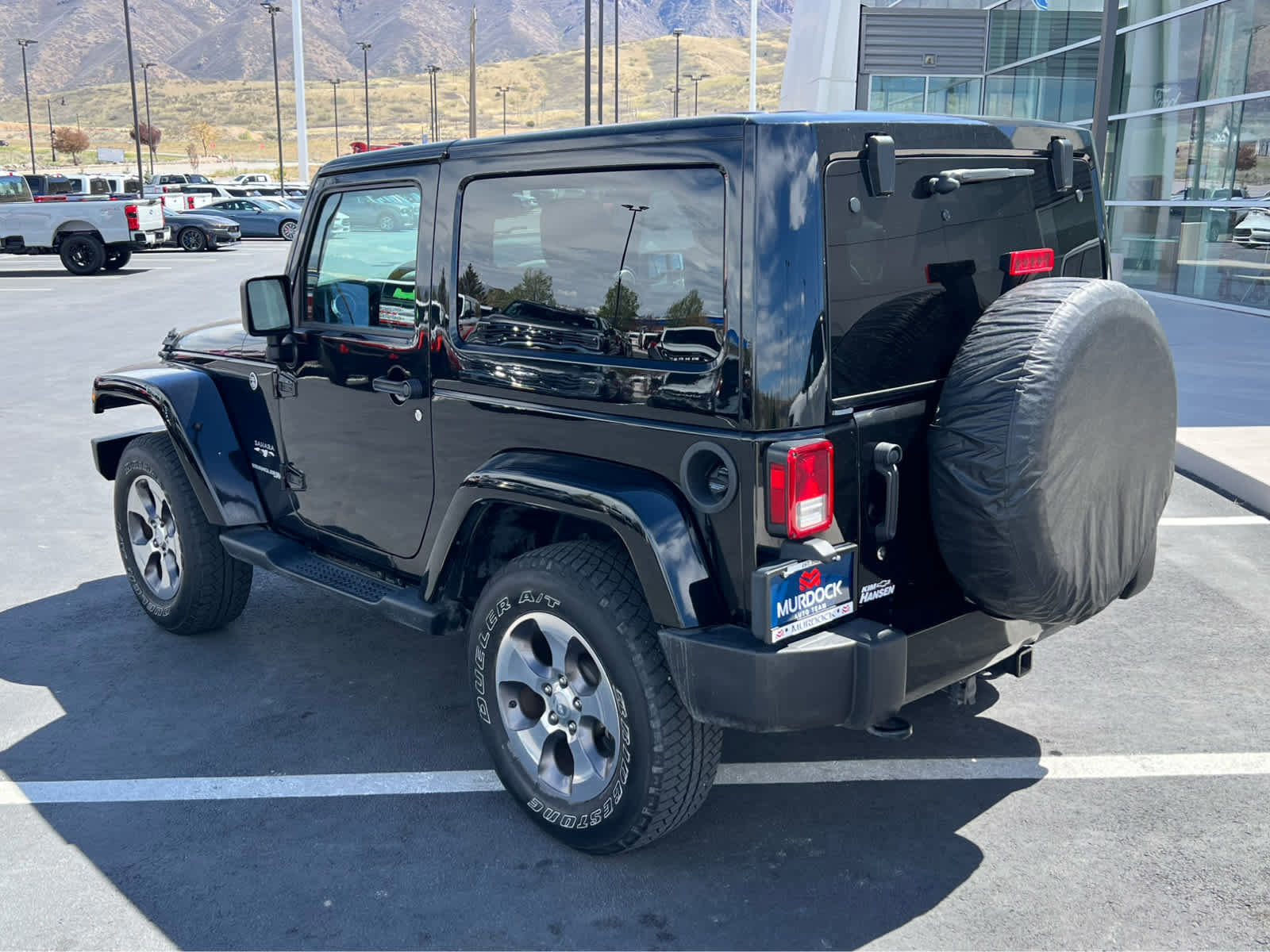 Used 2018 Jeep Wrangler Sahara w/ Connectivity Group AWD/4WD image 5