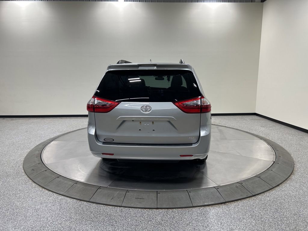 Used 2020 Toyota Sienna XLE FWD image 8