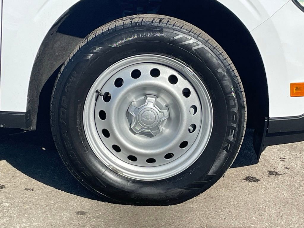 Certified 2025 Ford Maverick XL w/ Equipment Group 101A image 9