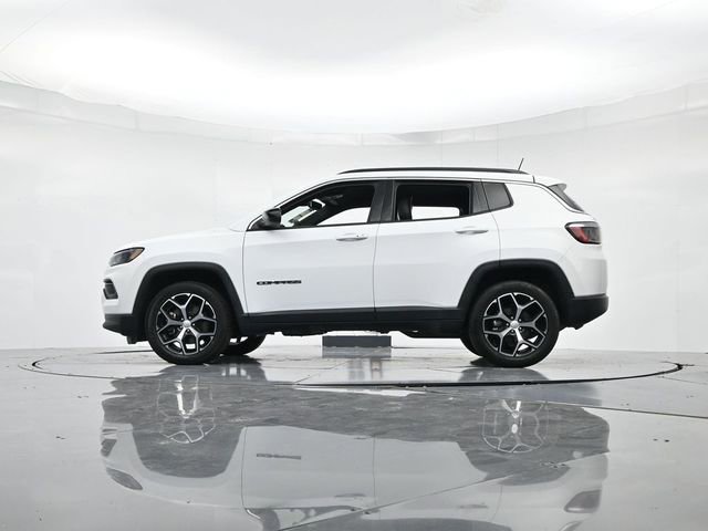 Used 2024 Jeep Compass Latitude image 37