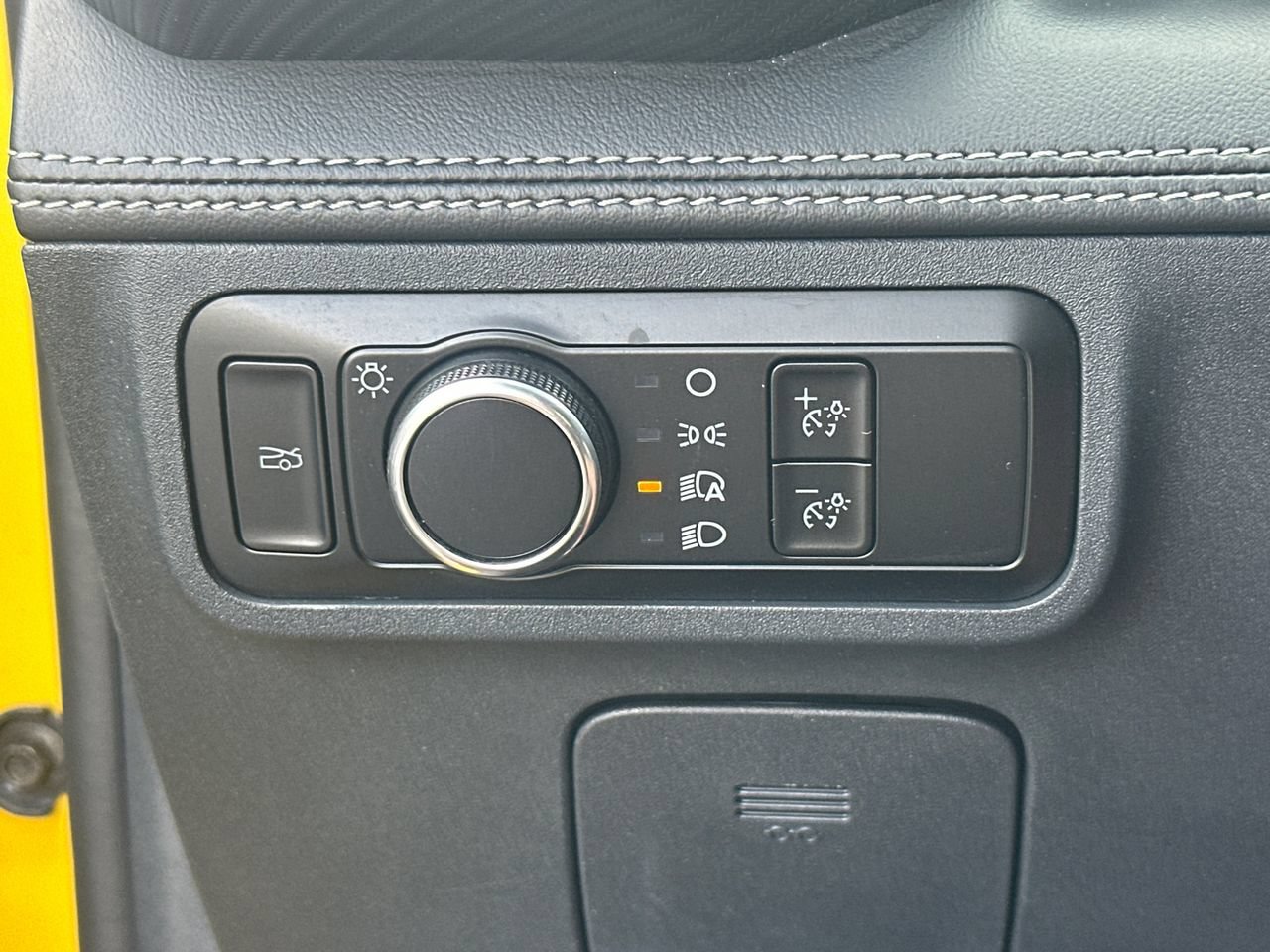 Certified 2024 Ford Mustang Premium RWD image 31