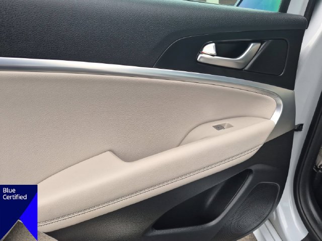 Used 2022 Genesis G70 2.0T RWD image 33