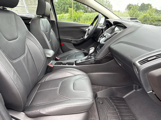 Certified 2018 Ford Focus Titanium w/ Titanium Technology Package FWD image 22