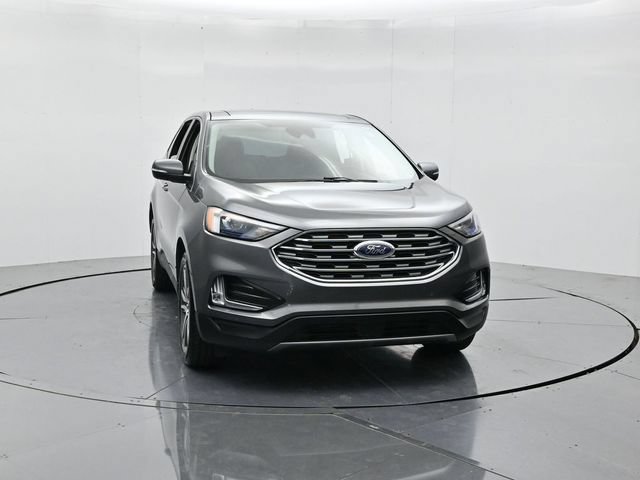 Certified 2022 Ford Edge Titanium AWD/4WD image 4