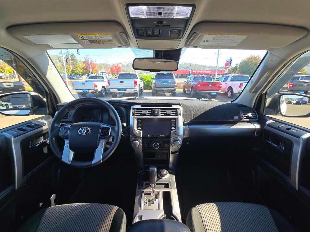 Used 2022 Toyota 4Runner SR5 AWD/4WD image 15