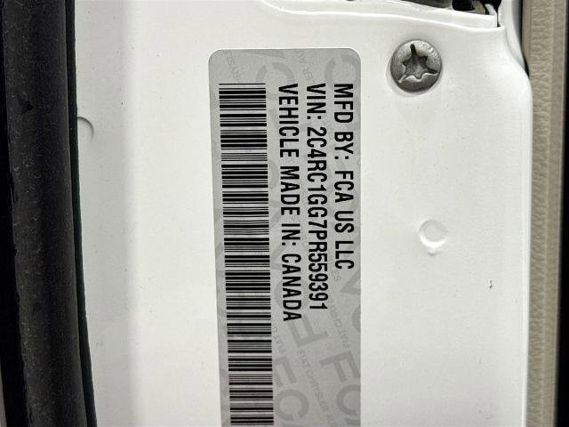 Used 2023 Chrysler Pacifica Limited image 25