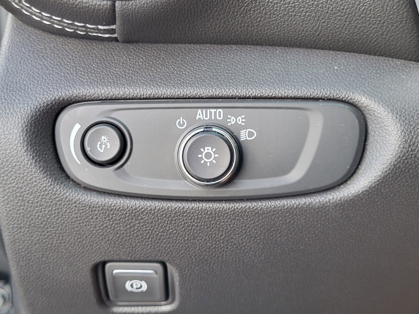 Used 2025 Chevrolet Blazer LT image 23