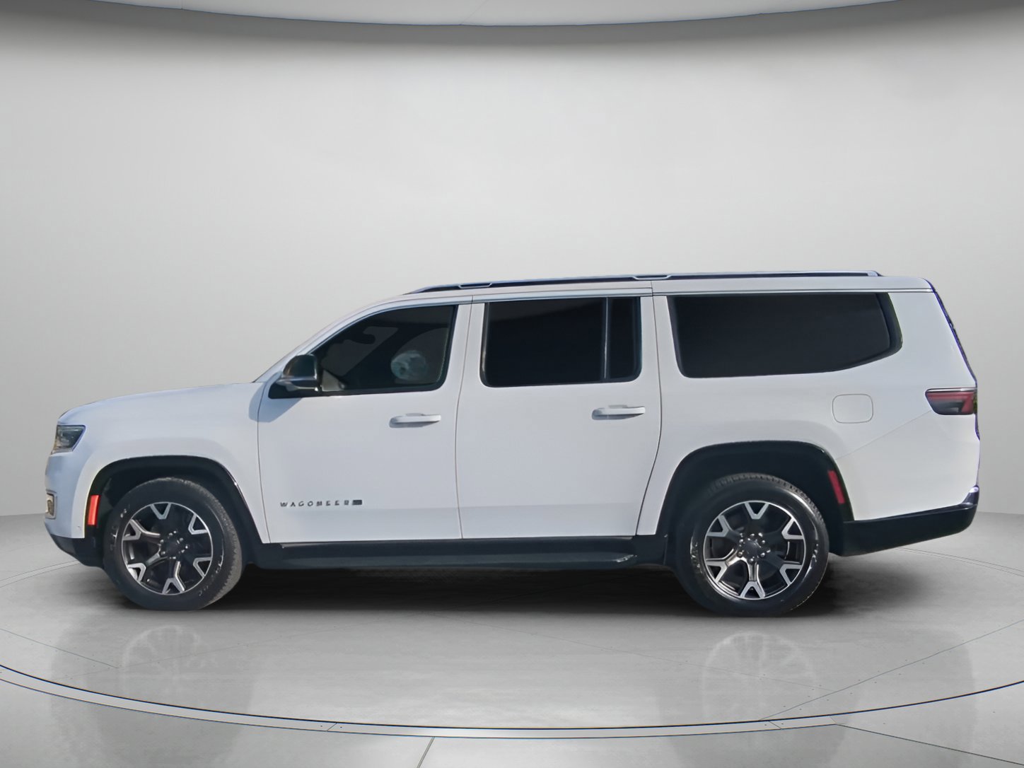 Used 2023 Jeep Wagoneer L Series III w/ Preferred Equipment Group image 10