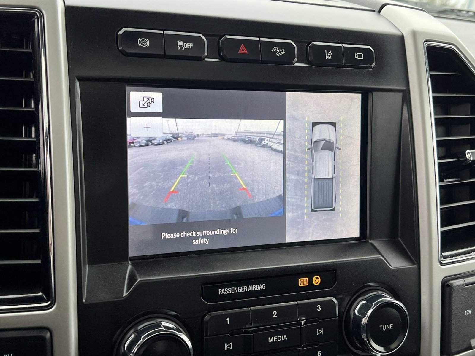 Certified 2020 Ford F350 Lariat image 19