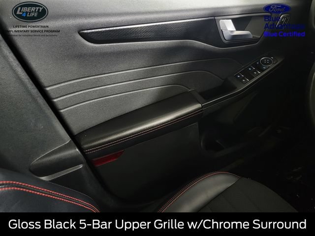 Certified 2022 Ford Escape SEL w/ SEL Stealth AWD Package image 32