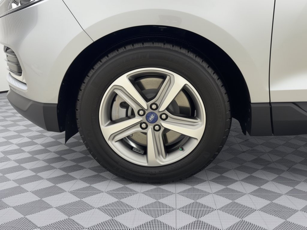 Certified 2022 Ford Edge SEL w/ Convenience Package AWD/4WD image 13