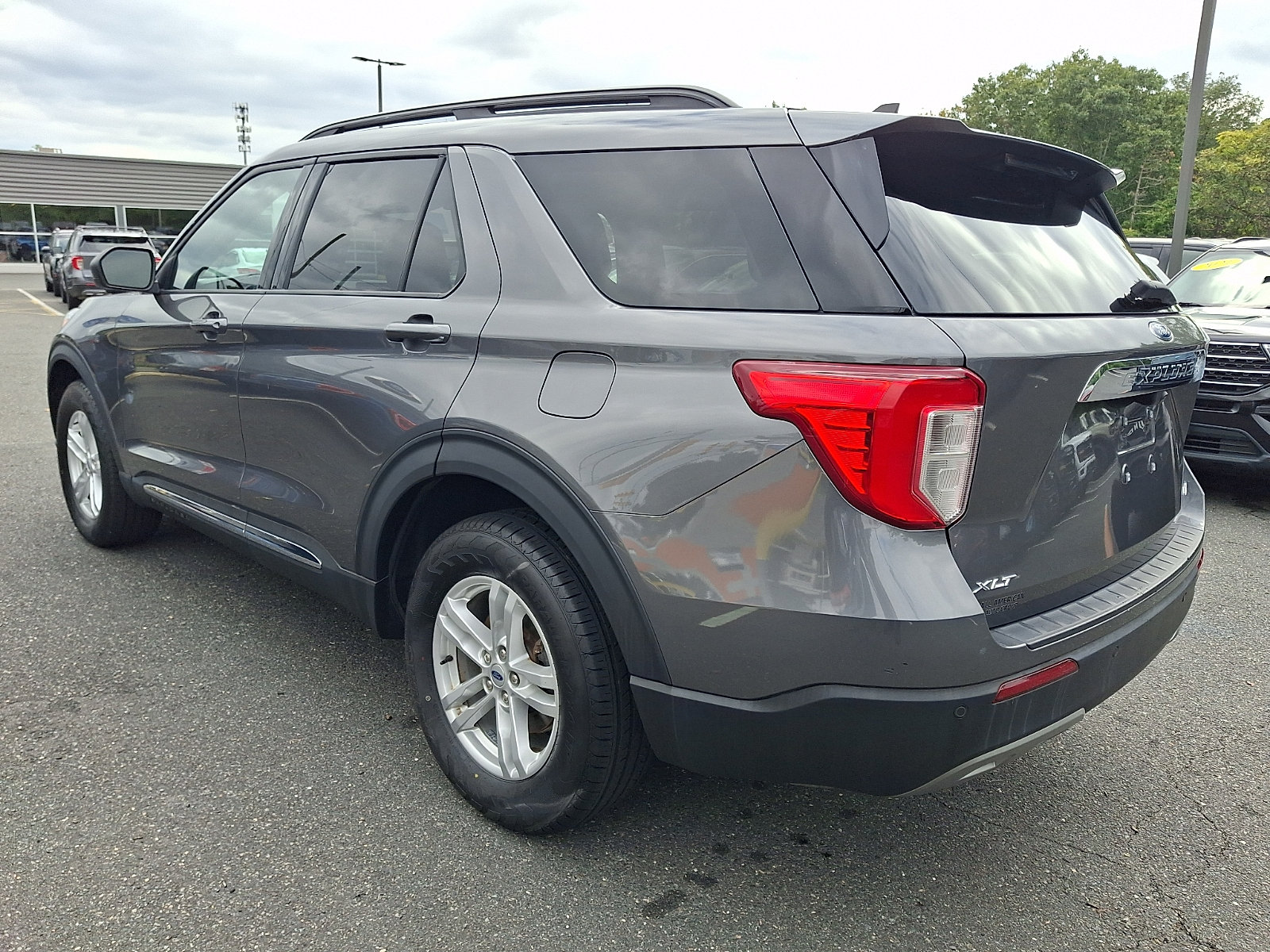 Certified 2023 Ford Explorer XLT w/ Equipment Group 202A AWD/4WD image 7