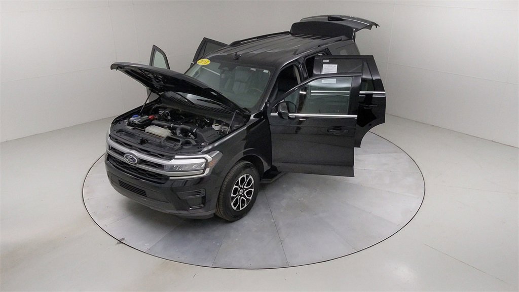 Certified 2024 Ford Expedition XLT image 46