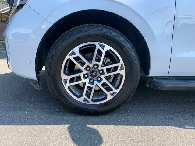Certified 2025 Ford Expedition Active AWD/4WD image 16