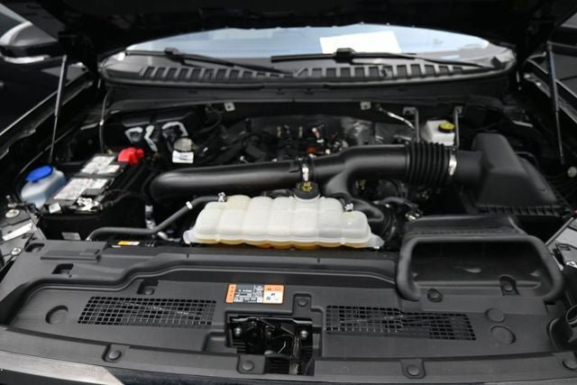 Certified 2025 Ford Expedition Platinum w/ Driver's Package AWD/4WD image 16