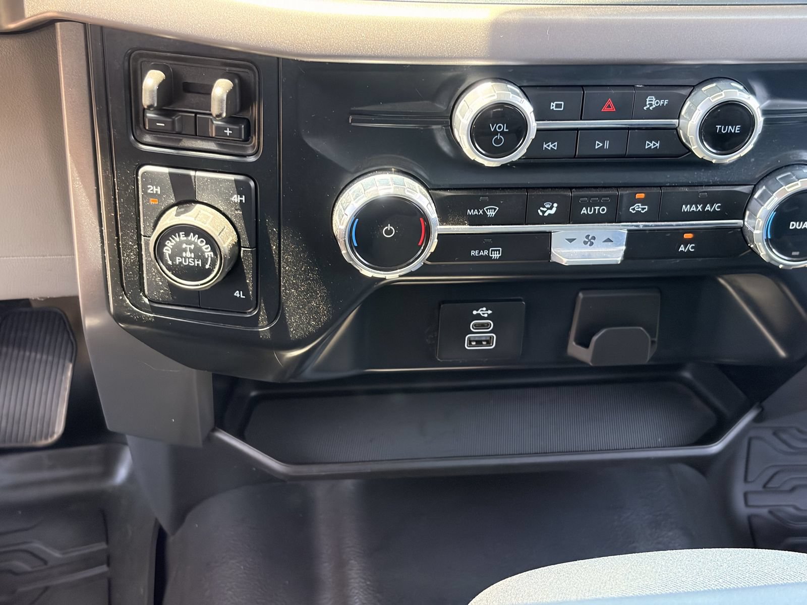 Certified 2025 Ford F150 XLT w/ Equipment Group 301A Standard AWD/4WD image 23