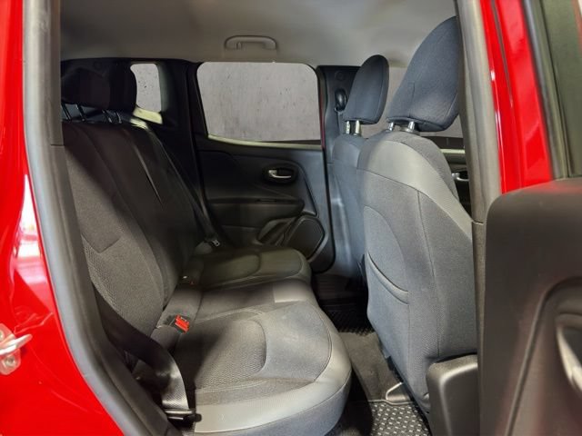 Used 2023 Jeep Renegade Latitude w/ Premium Group AWD/4WD image 22
