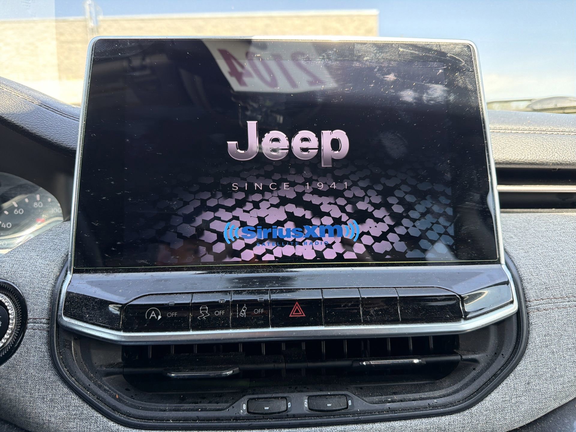 Used 2022 Jeep Compass Latitude image 12