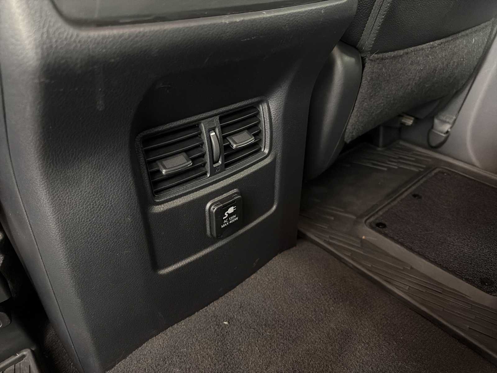 Used 2017 Nissan Titan SL RWD image 20