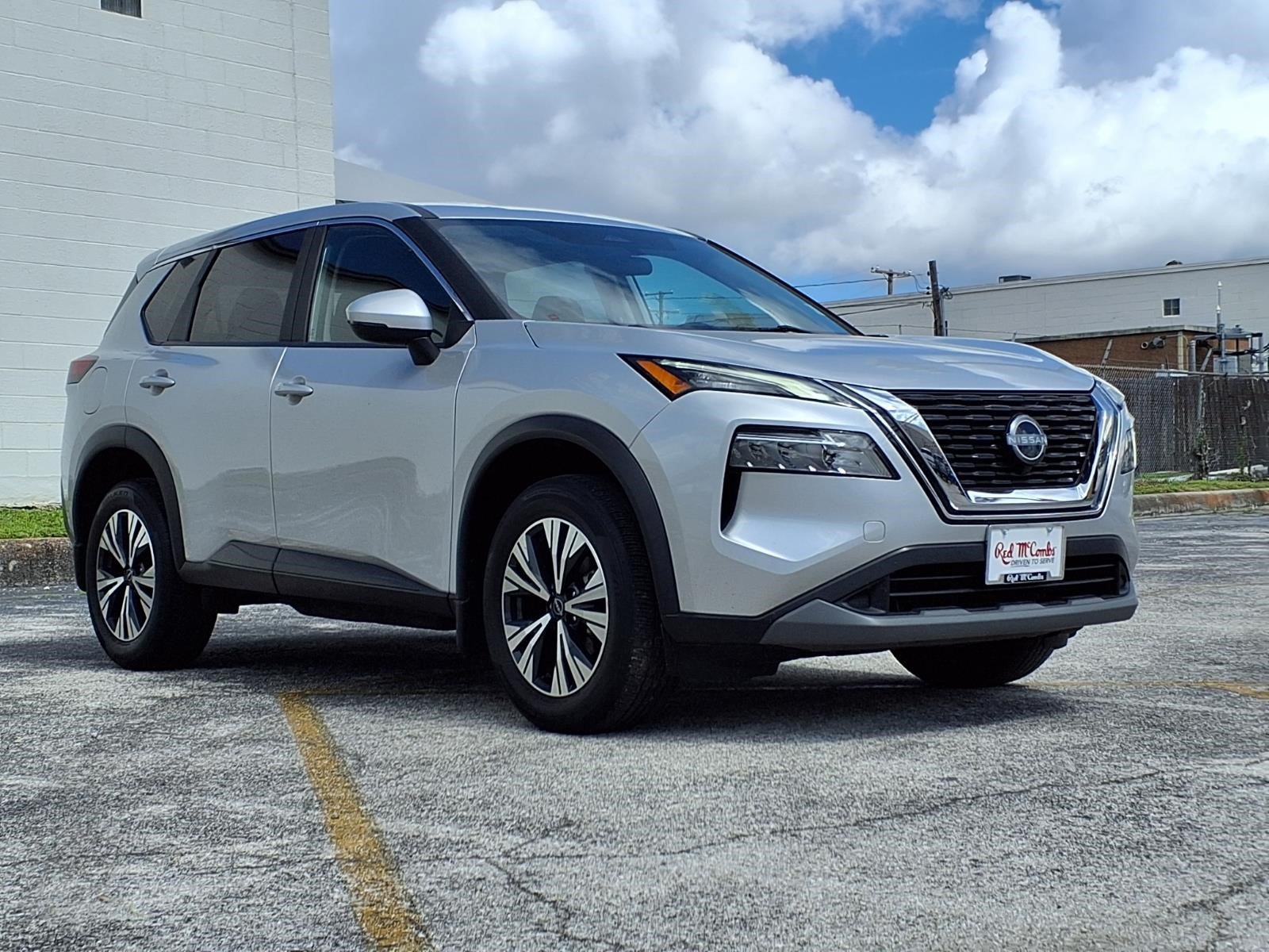 Used 2023 Nissan Rogue SV FWD image 4