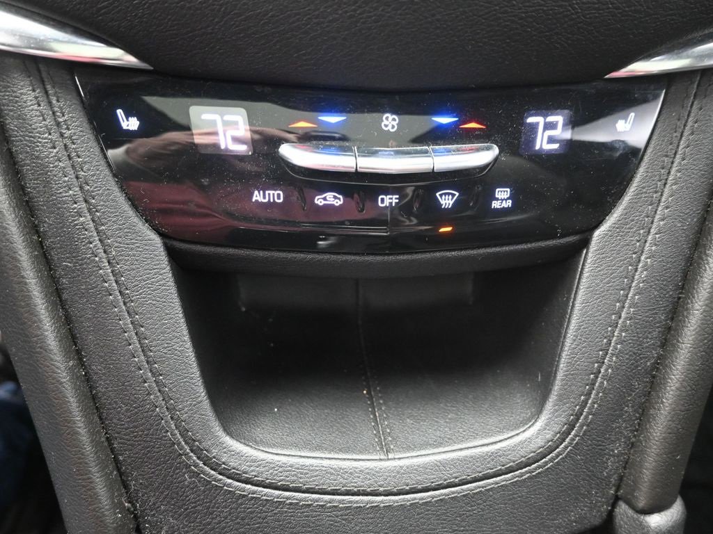 Used 2021 Cadillac XT6 Luxury image 9