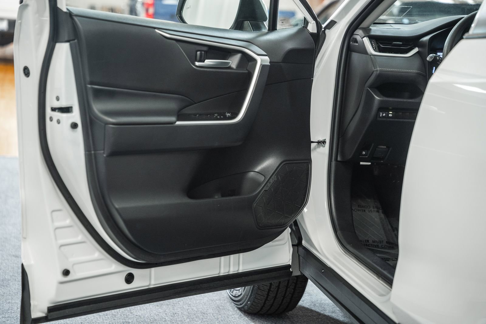 Used 2024 Toyota RAV4 XLE w/ Convenience Package image 46