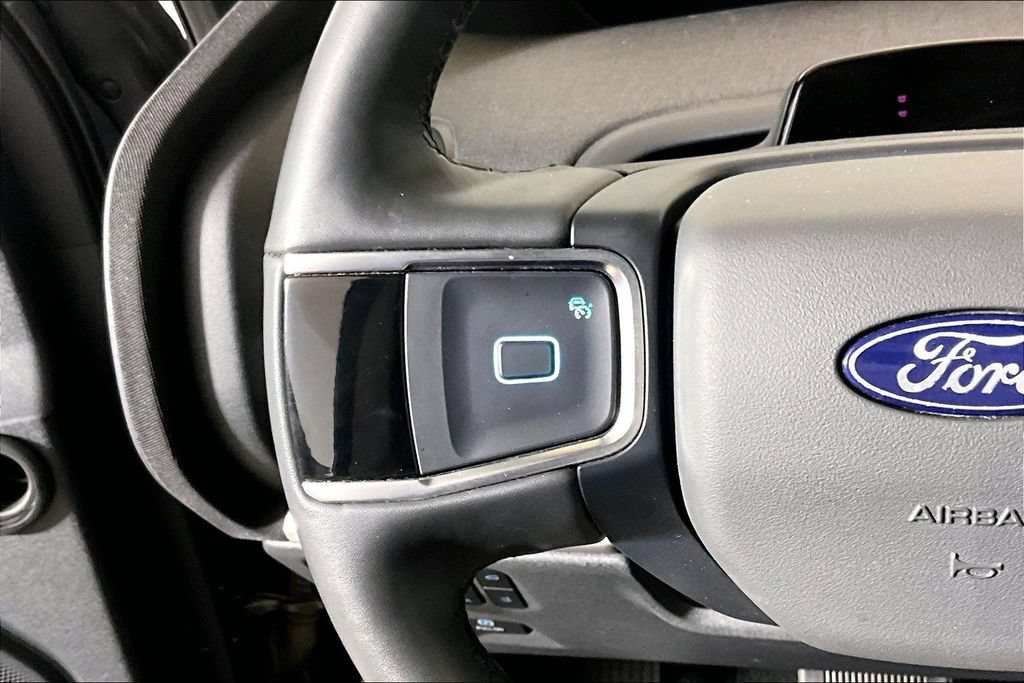Certified 2025 Ford Expedition Active AWD/4WD image 14
