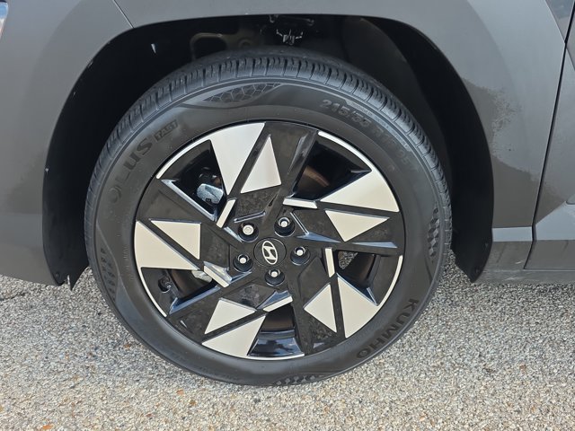 Used 2024 Hyundai Kona SEL FWD image 9