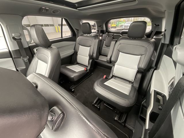Certified 2022 Ford Explorer XLT w/ Equipment Group 202A AWD/4WD image 24