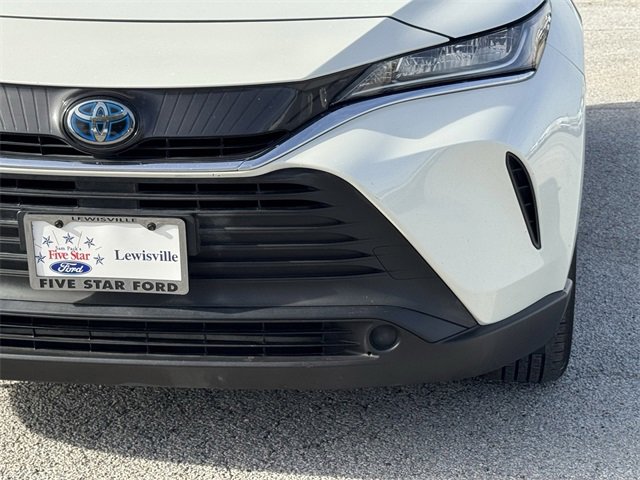 Used 2022 Toyota Venza LE image 9