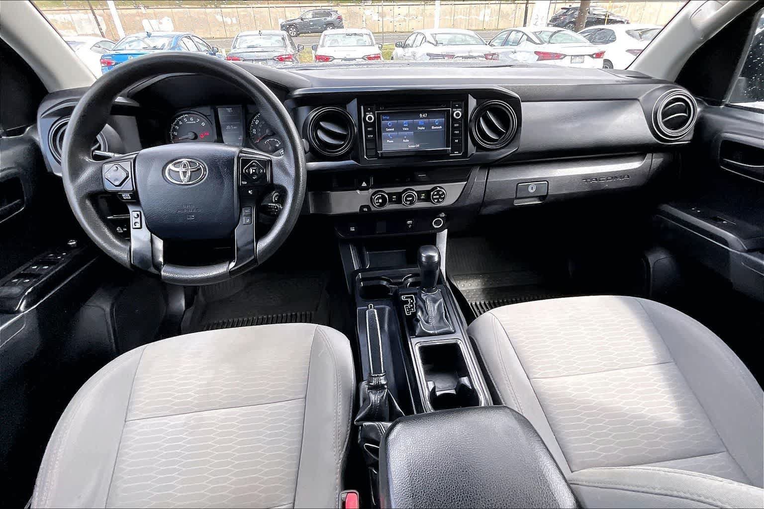Used 2018 Toyota Tacoma SR5 RWD image 10