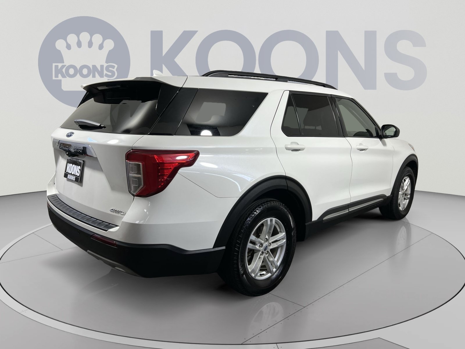 Certified 2022 Ford Explorer XLT w/ Equipment Group 202A AWD/4WD image 11