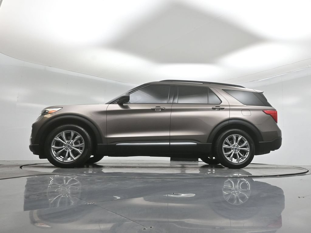 Certified 2021 Ford Explorer XLT w/ Equipment Group 202A RWD image 52