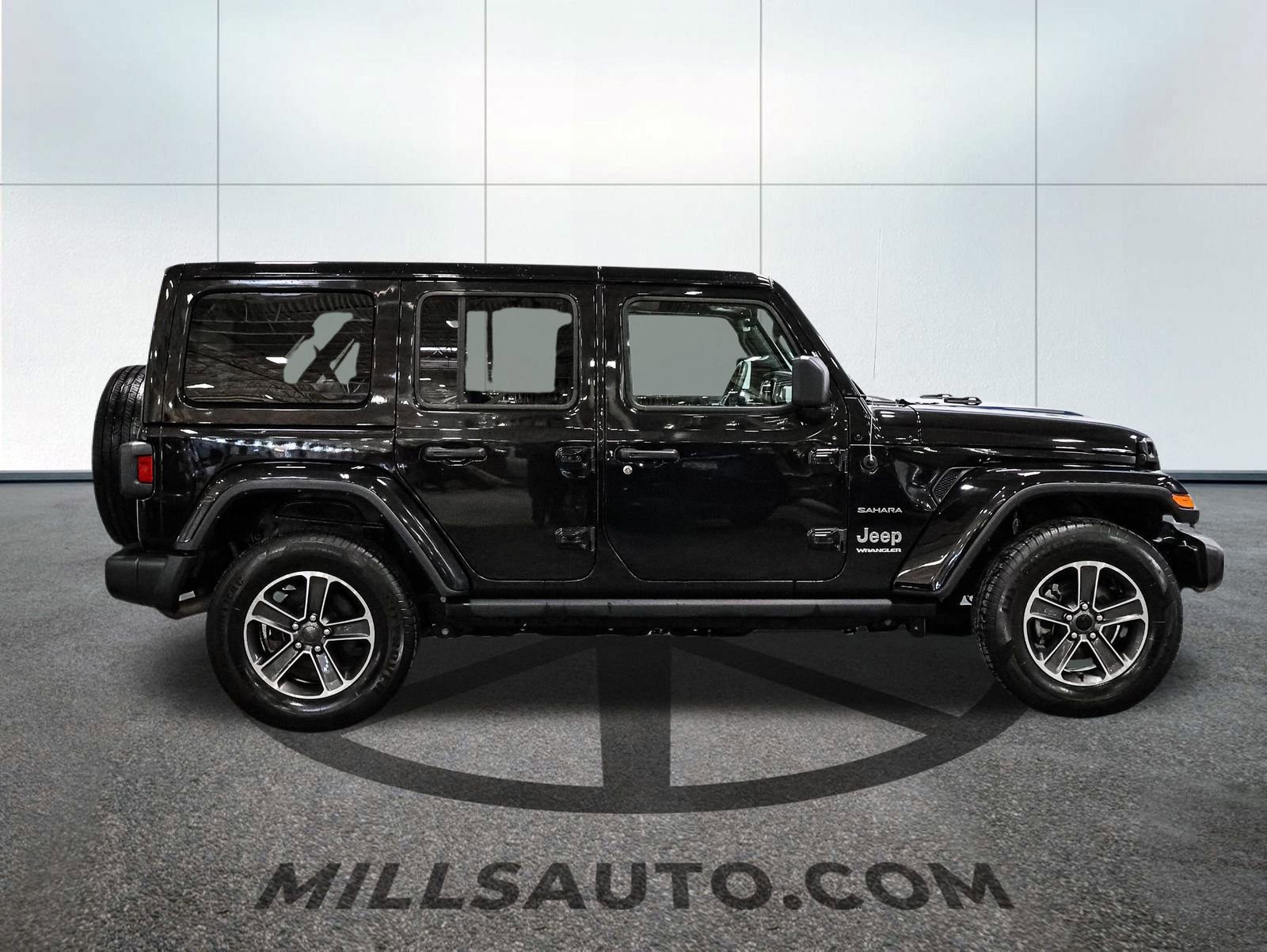 Used 2023 Jeep Wrangler Sahara image 2