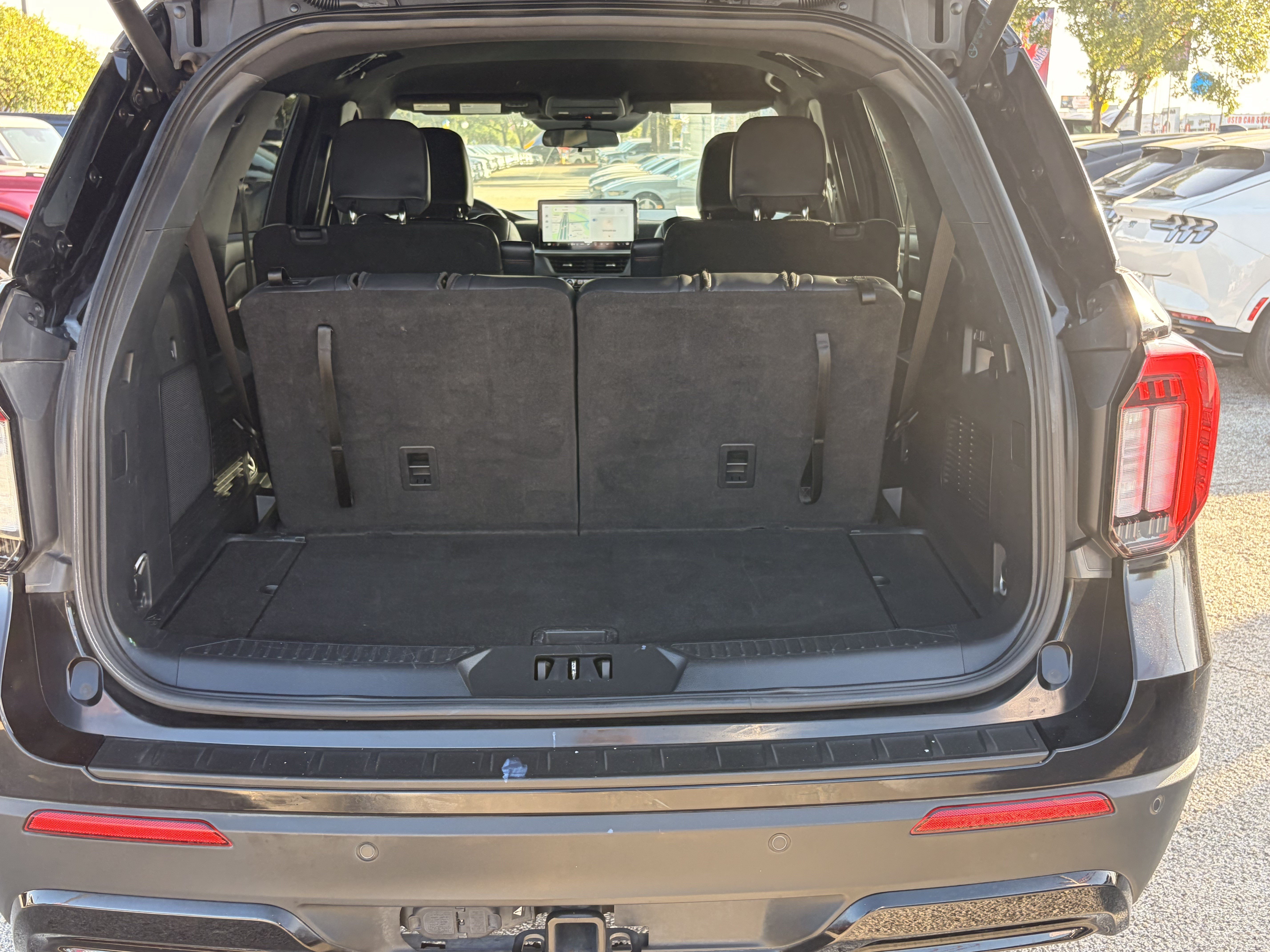 Certified 2025 Ford Explorer ST-Line AWD/4WD image 6