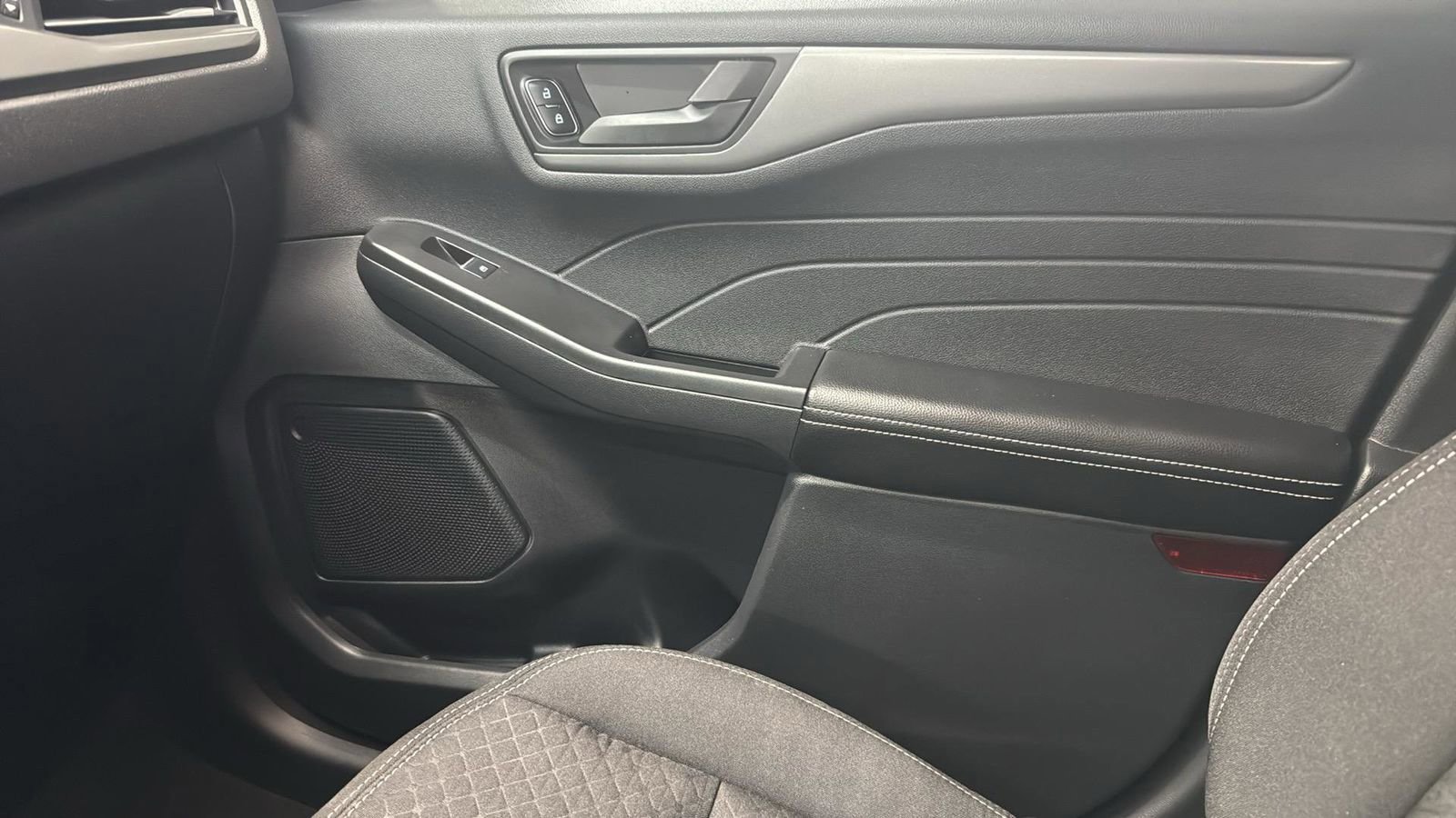 Certified 2025 Ford Escape Active image 24