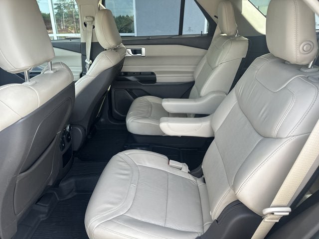 Certified 2020 Ford Explorer Platinum w/ Premium Technology Package AWD/4WD image 12