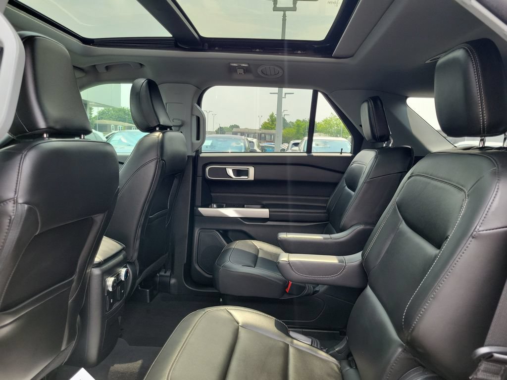Certified 2023 Ford Explorer XLT w/ Equipment Group 202A AWD/4WD image 14