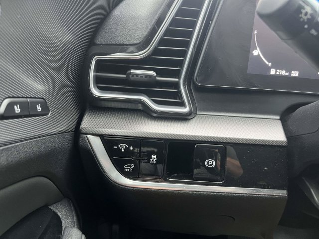 Used 2024 Kia Sportage SX FWD image 29