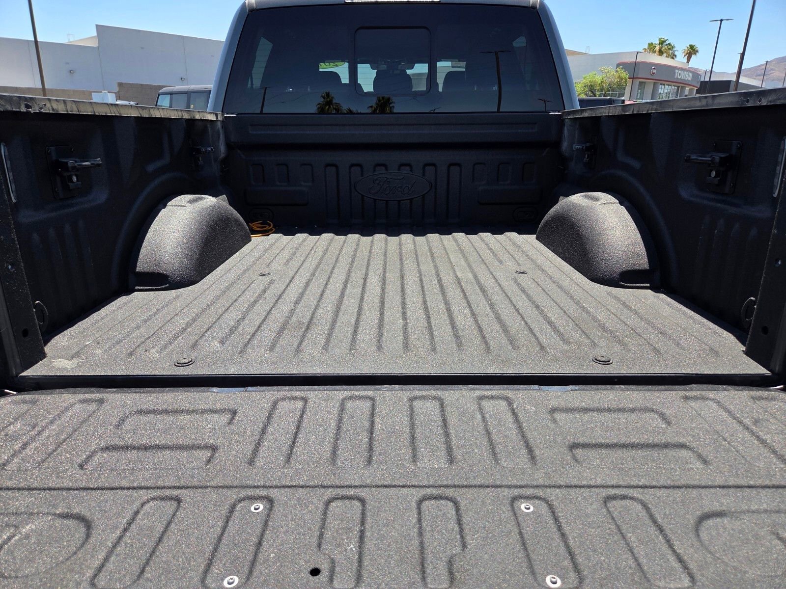 Certified 2018 Ford F150 Raptor w/ Equipment Group 802A Luxury AWD/4WD image 14