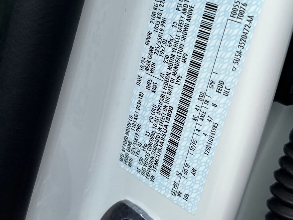 Certified 2025 Ford Escape Platinum w/ Premium Technology Package image 18