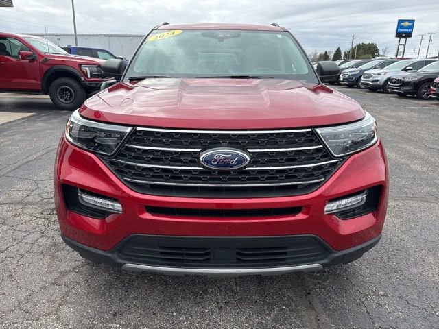 Certified 2024 Ford Explorer XLT w/ Equipment Group 202A AWD/4WD image 6