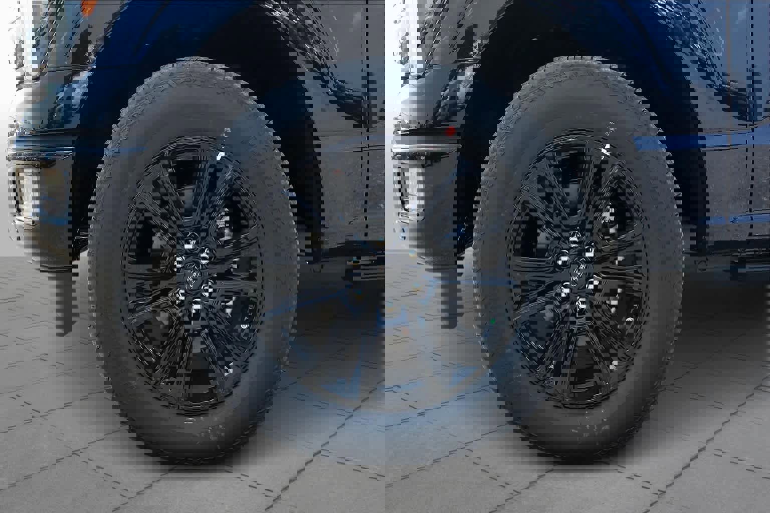 Certified 2024 Ford F150 Platinum w/ FX4 Off-Road Package image 12