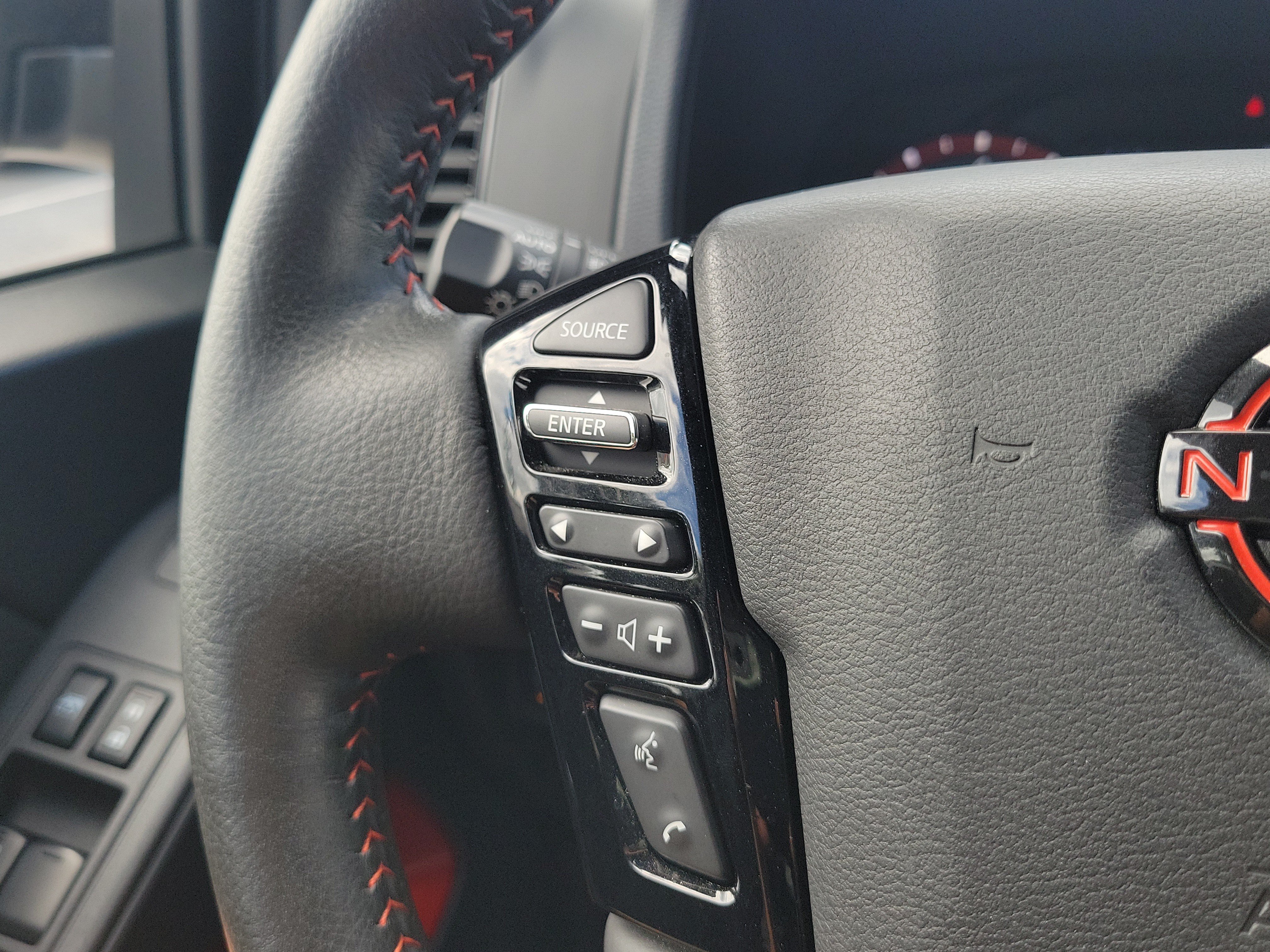 Used 2023 Nissan Frontier PRO-4X w/ Pro-4X Premium Package AWD/4WD image 26