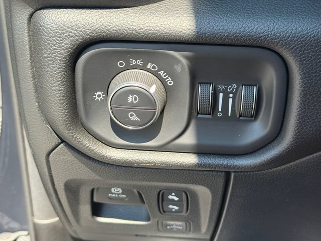 Used 2025 RAM 1500 Rebel w/ G/T Package AWD/4WD image 32